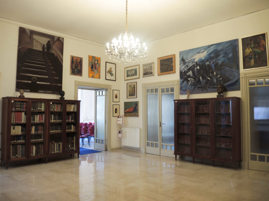 La Biblioteca dedicata a Ferdinando Russo
